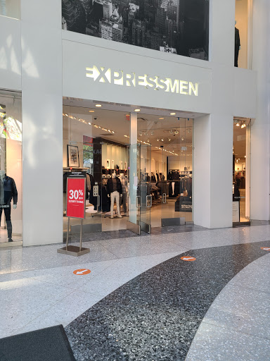 Express, 1625 Chestnut St, Philadelphia, PA 19103, USA, 