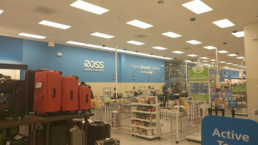 Clothing Store «Ross Dress for Less», reviews and photos, 140 S Mannheim Rd, Hillside, IL 60162, USA