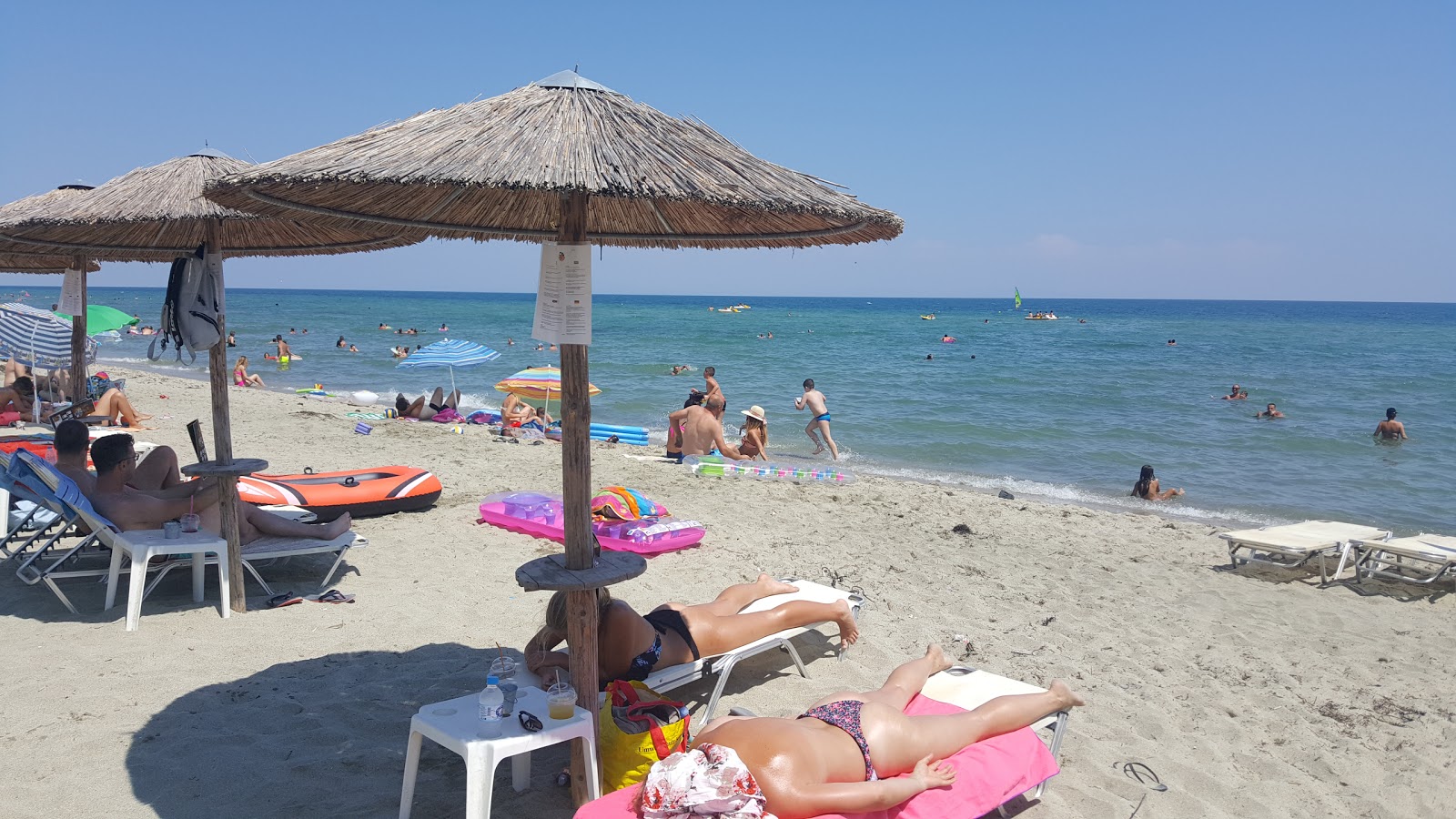 Fotografie cu Olympiaki Akti beach zonele de facilități