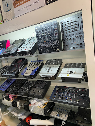 Electronics Store «Quality Electronics», reviews and photos, 7761 California Route 2, West Hollywood, CA 90046, USA