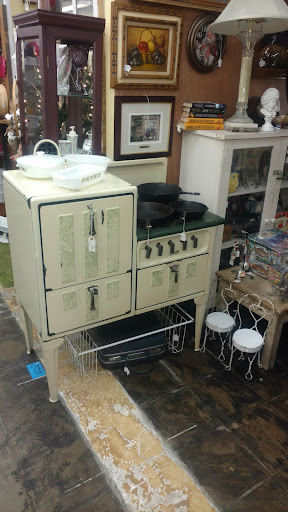 Flea Market «Unique Treasures Of Madison», reviews and photos, 1620 Athens Hwy, Madison, GA 30650, USA