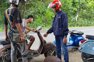 Lapangan Gandong image