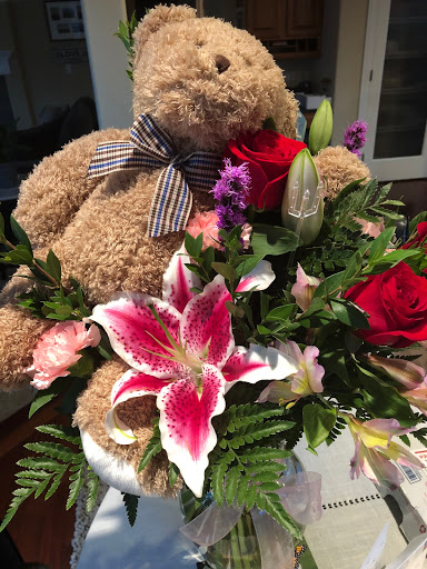 Florist «Buds & Blooms at Enumclaw», reviews and photos, 1409 Griffin Ave, Enumclaw, WA 98022, USA