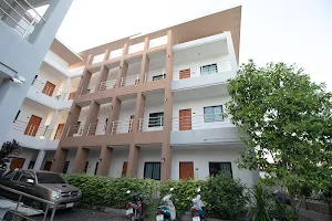 Somsamai Style Apartment image