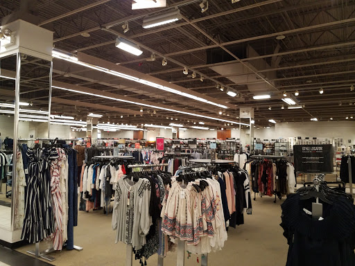 Department Store «Saks OFF 5TH», reviews and photos, 4700 Baldwin Rd, Auburn Hills, MI 48326, USA
