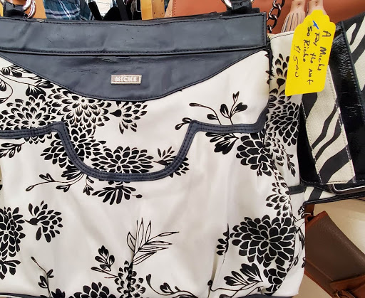 Thrift Store «Hillcrest Hope Thrift Store», reviews and photos, 7 W Mill St, Liberty, MO 64068, USA