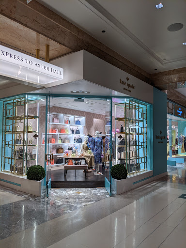 Shopping Mall «900 North Michigan Shops», reviews and photos, 900 N Michigan Ave, Chicago, IL 60611, USA