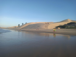 Foto von Praia Das Almas. mit geräumige küstenlinie