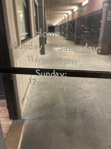 Pizza Restaurant «Round Table Pizza», reviews and photos, 128 Woodside Rd, Redwood City, CA 94061, USA