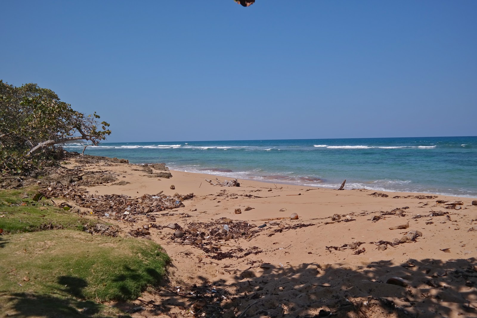 Foto von Playa Cajuajo mit beiger sand Oberfläche