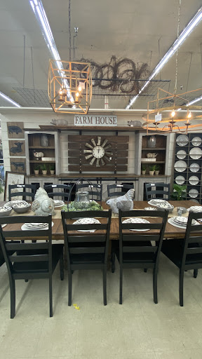 Furniture Store «Southern Hospitality», reviews and photos, 1709 James L Redman Pkwy, Plant City, FL 33563, USA