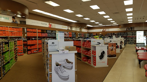 Shoe Store «Famous Footwear», reviews and photos, 5970 Kingstowne Center, Kingstowne, VA 22315, USA