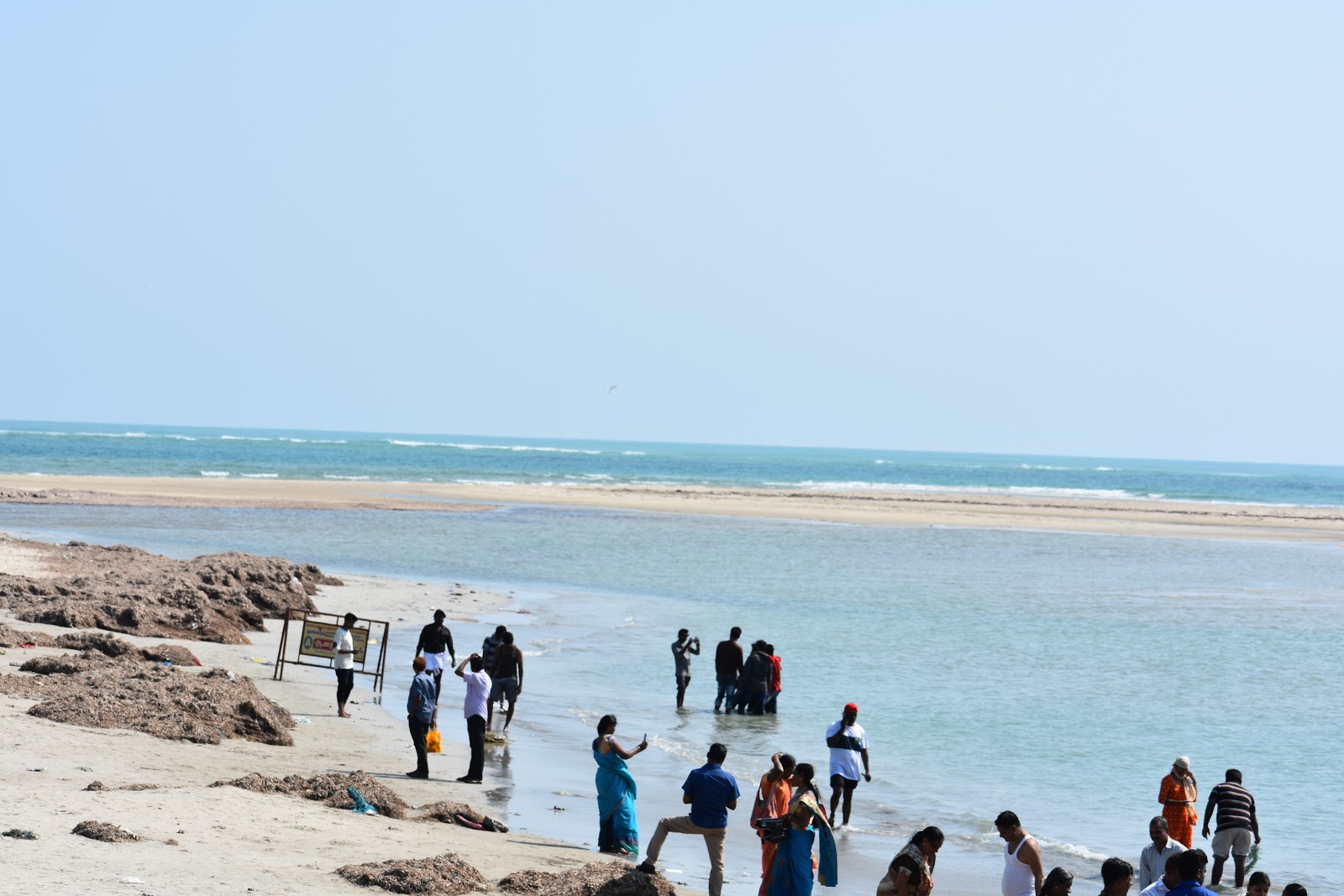 Φωτογραφία του Dhanushkodi Beach παροχές περιοχής