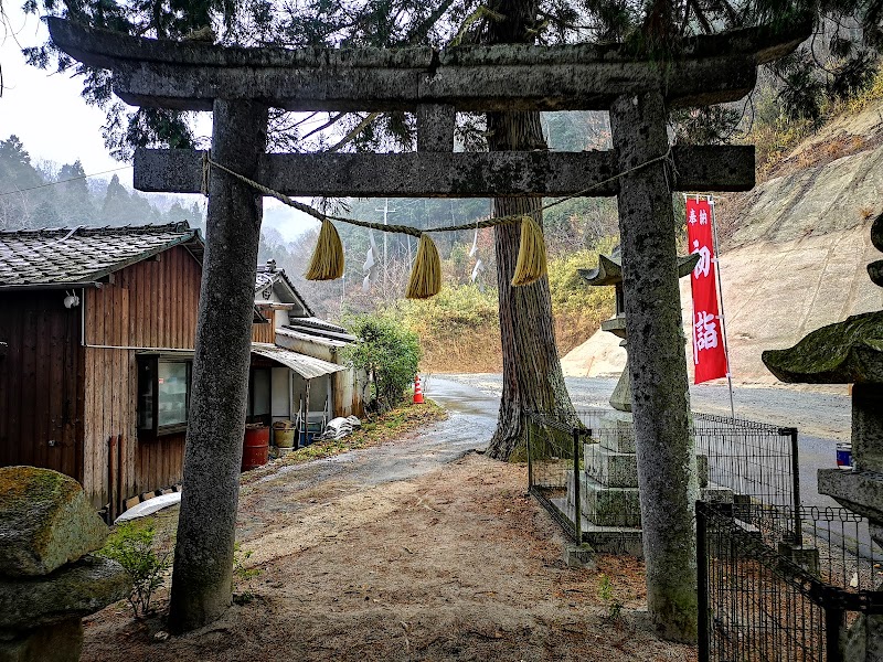 石上布都魂神社 鳥居(旧参道)