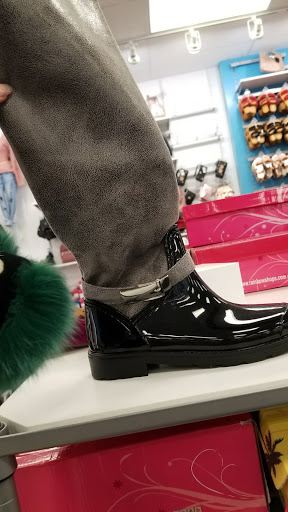 Shopping Mall «Surrey Square Mall & Center», reviews and photos, 4500 Montgomery Rd, Cincinnati, OH 45212, USA