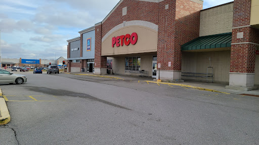 Pet Supply Store «Petco Animal Supplies», reviews and photos, 200 Edwards Blvd b, Lake Geneva, WI 53147, USA