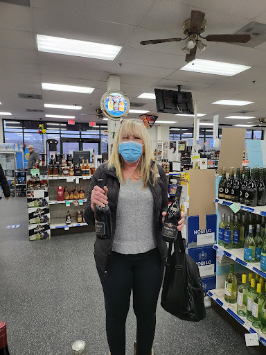 Liquor Store «Montgomery County Liquor & Wine - Kingsview», reviews and photos, 18323 Leaman Farm Rd, Germantown, MD 20874, USA