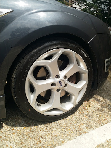 Reviews of Castle tyres ltd MIDANBURY Tyres in Southampton - Tire shop