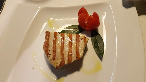 Restaurants to eat prawns in Milan