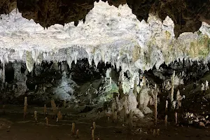 Пещера “Ушатови дупки” image