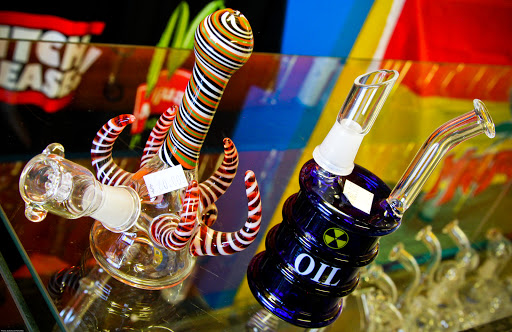 Tobacco Shop «The Bong Smoke Shop», reviews and photos, 225 Lancaster Dr SE, Salem, OR 97317, USA