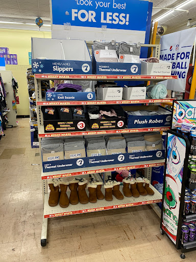 Dollar Store «FAMILY DOLLAR», reviews and photos, 1313 N Lewis Ave, Waukegan, IL 60085, USA