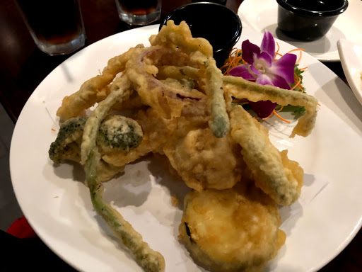 Umi Japanese Steakhouse & Sushi Lounge