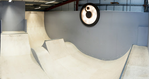 Rollersnakes Shop, Skatepark and Skate School