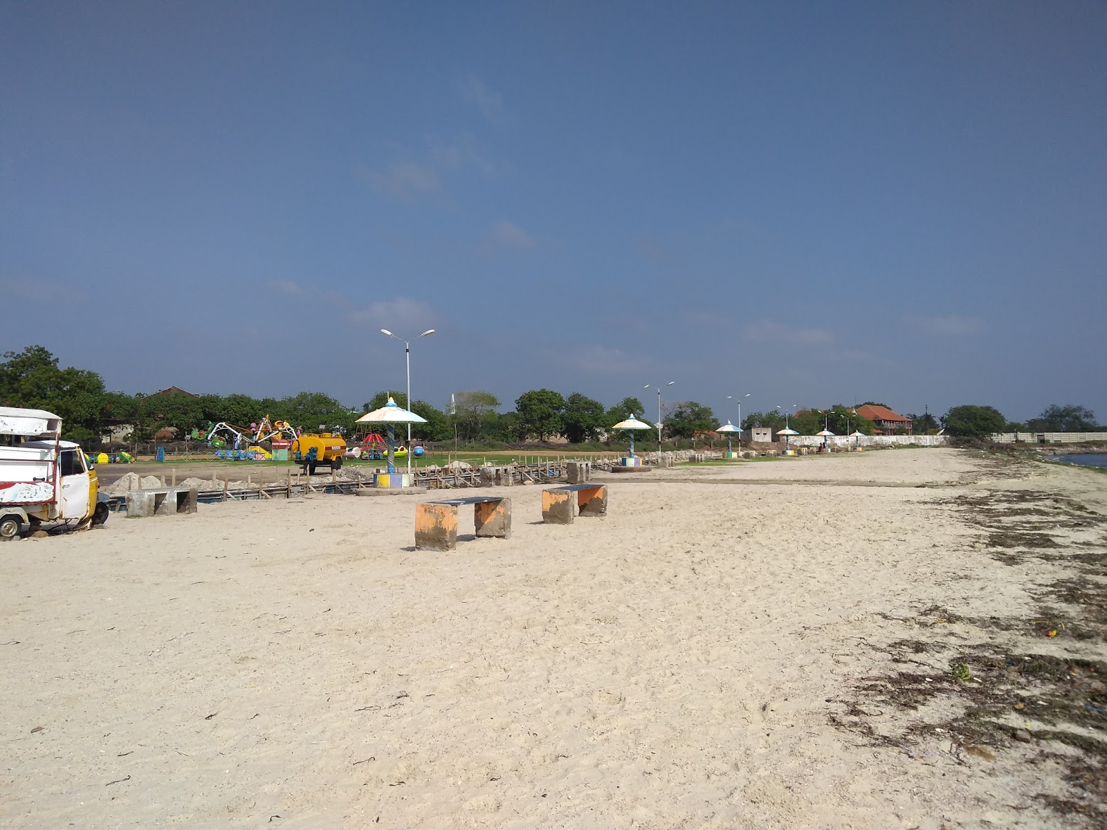 Muthu Nagar New Beach'in fotoğrafı turkuaz saf su yüzey ile