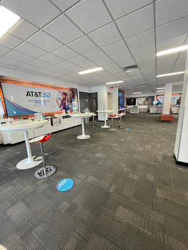 Cell Phone Store «AT&T», reviews and photos, 12599 Biscayne Blvd, North Miami, FL 33181, USA