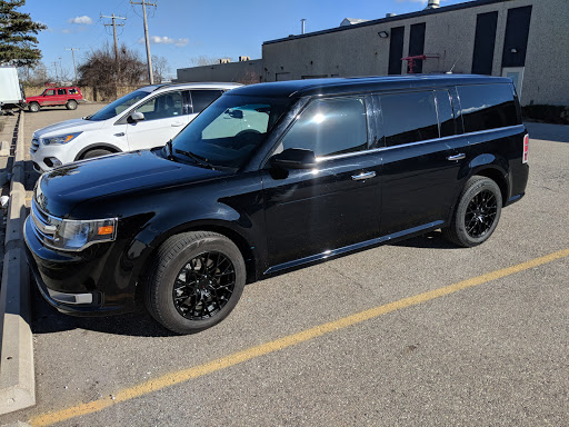 Tire Shop «Discount Tire Store - Auburn Hills, MI», reviews and photos, 200 Brown Rd, Auburn Hills, MI 48326, USA