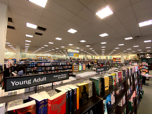 Book Store «Barnes & Noble Booksellers South Corona», reviews and photos, 2470 Tuscany St #101, Corona, CA 92881, USA