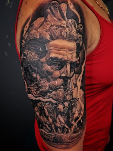 Derek Rodrigues tattoo art studio