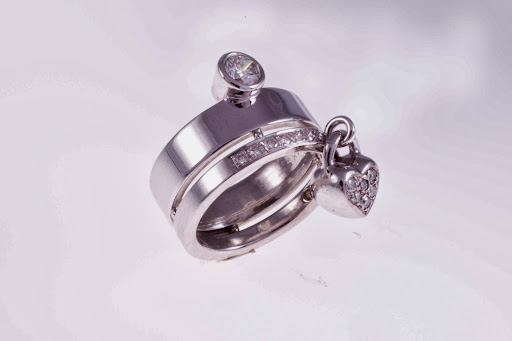 Jewelry Store «J Douglas Jewelers», reviews and photos, 4425 Lyons Rd #108, Coconut Creek, FL 33073, USA