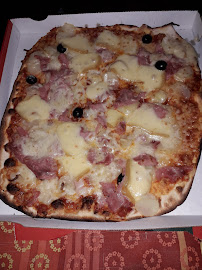 Plats et boissons du Pizzas à emporter Kiosque à Pizza Cavignac - n°3