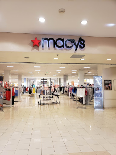 Shopping Mall «The Mall at Whitney Field», reviews and photos, 100 Commercial Rd, Leominster, MA 01453, USA