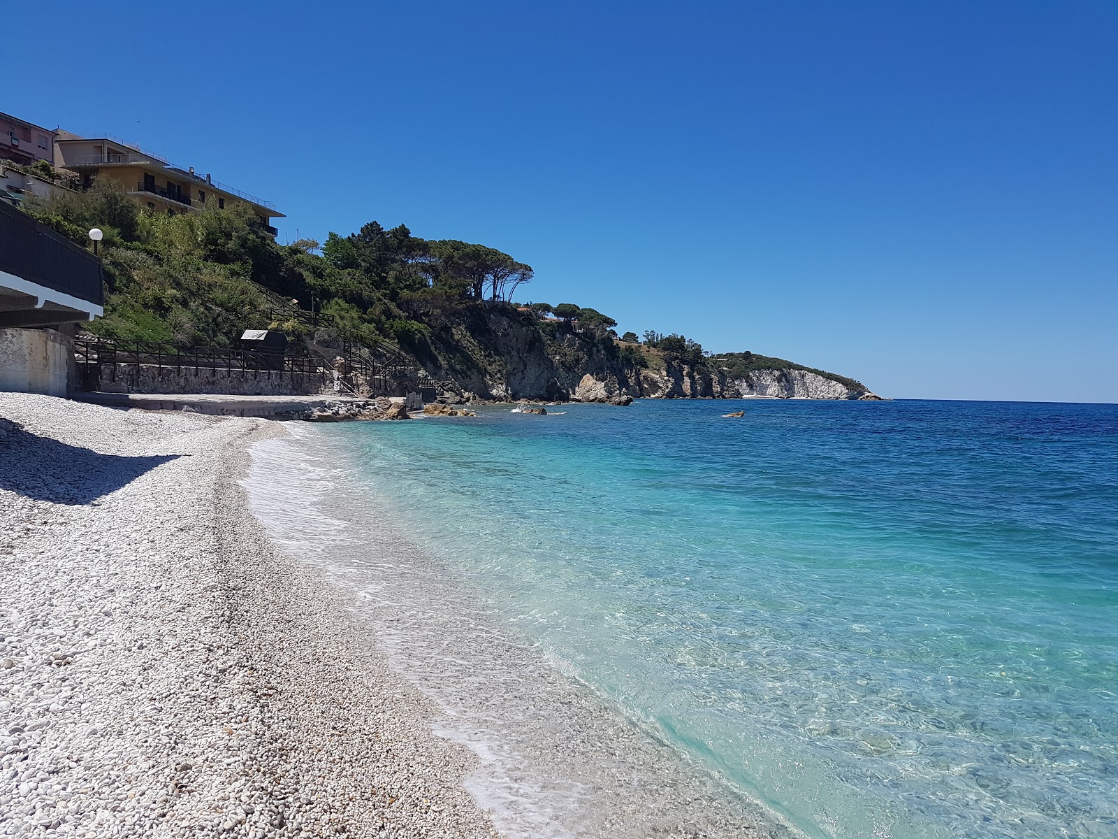 Photo de Spiaggia delle Ghiaie avec un niveau de propreté de très propre