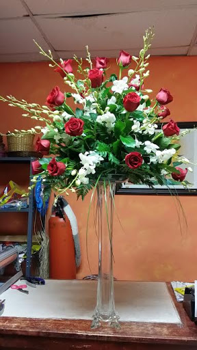 Florist «Hillside Florist (formerly Jennifer Flowers)», reviews and photos, 140 Hillside Avenue, New Hyde Park, NY 11040, USA