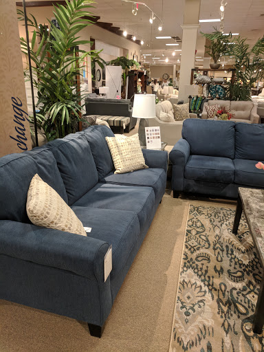 Shopping Mall «Frederick Shopping Center», reviews and photos, 1305 W 7th St, Frederick, MD 21702, USA