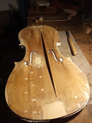 Julien Perey Luthier archetier à Roanne