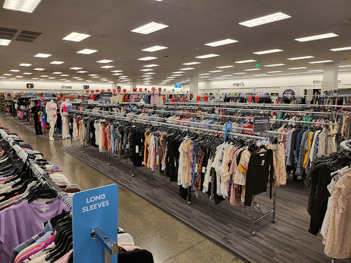 Department Store «Nordstrom Rack East Bay Bridge Shopping Center», reviews and photos, 3839 Emery St, Emeryville, CA 94608, USA