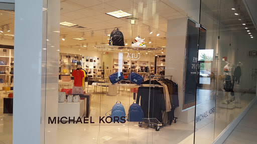 Fashion Accessories Store «Michael Kors», reviews and photos, 1101 Outlet Collection Way #1010, Auburn, WA 98001, USA