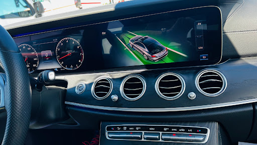 Mercedes Benz Dealer «Mercedes-Benz Of Orland Park», reviews and photos, 8430 W 159th St, Orland Park, IL 60462, USA