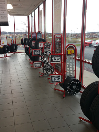 Tire Shop «Discount Tire Store - Shakopee, MN», reviews and photos, 8150 Old Carriage Ct, Shakopee, MN 55379, USA