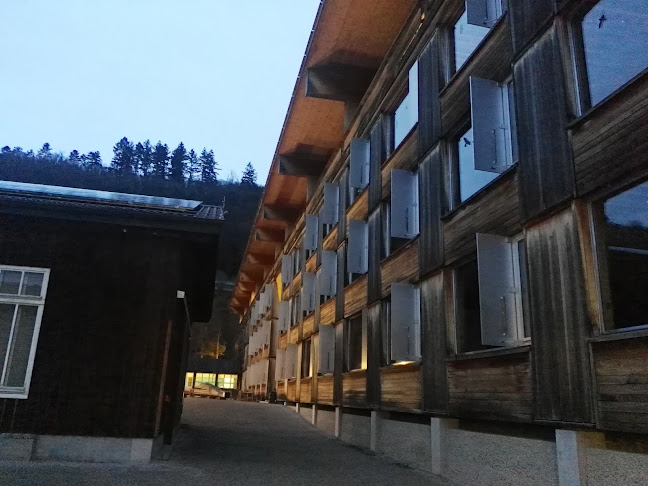 Kommentare und Rezensionen über Berner Fachhochschule BFH, Architektur, Holz und Bau