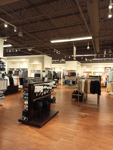 Clothing Store «Banana Republic Factory Store», reviews and photos, 70 Worcester-Providence Turnpike #627, Millbury, MA 01527, USA