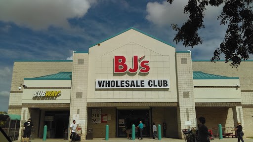 BJ’s Wholesale Club, 8005 NW 95th St, Hialeah Gardens, FL 33016, USA, 