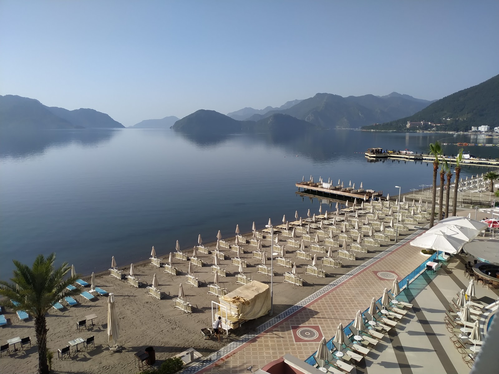 Marmaris Plajı III'in fotoğrafı turkuaz saf su yüzey ile