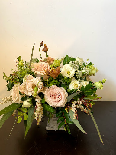 Florist «Fleur De Lis Florists», reviews and photos, 6588 Quinton Ln, Tujunga, CA 91042, USA