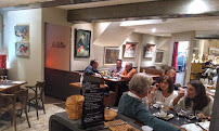 Atmosphère du Restaurant Le Massilia-Le Bouchon Biterrois à Béziers - n°10